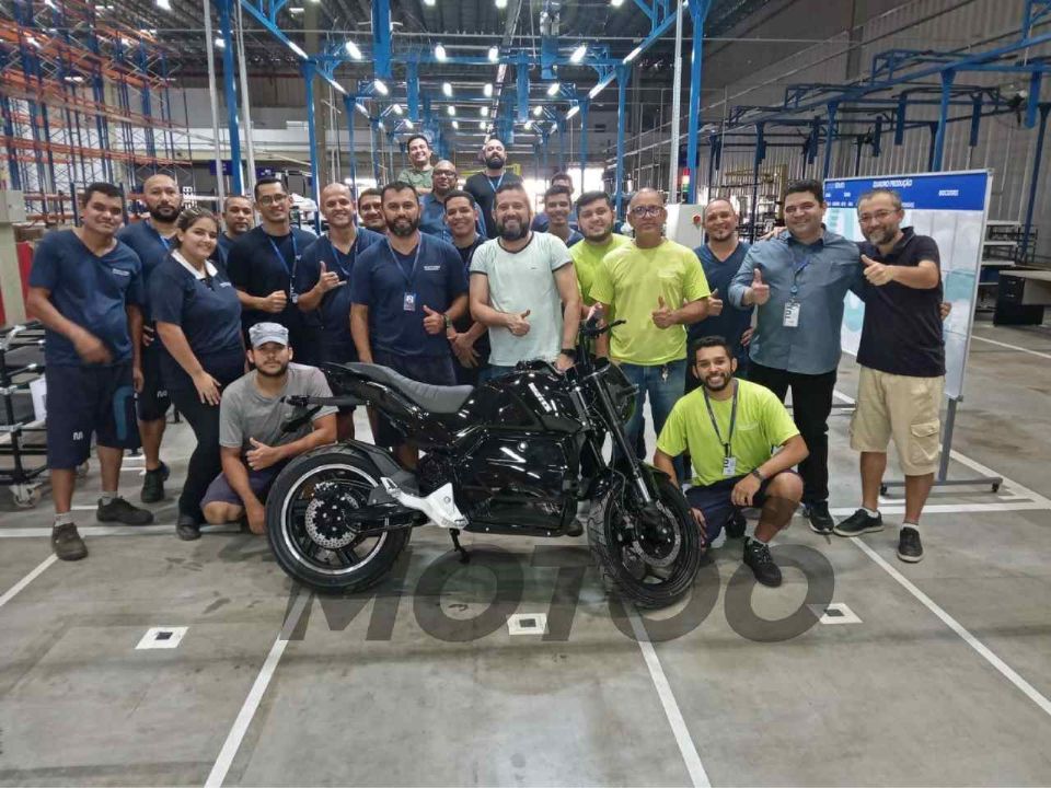 Com fábrica de motos elétricas em Manaus, empresa prevê