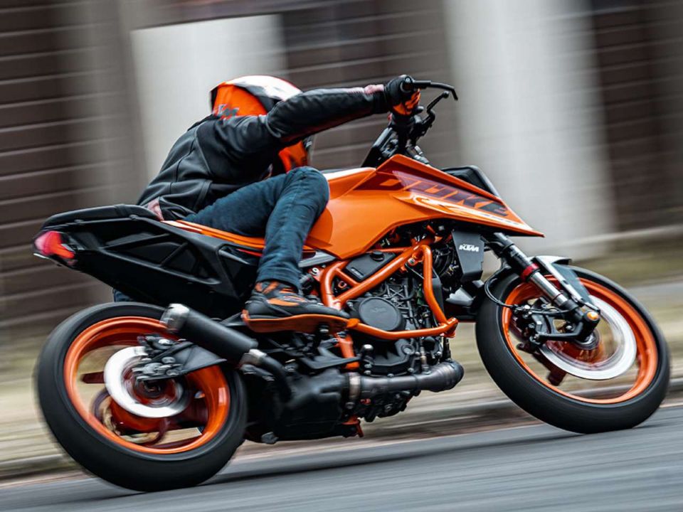 KTM390 Duke 2024 - 3/4 traseira