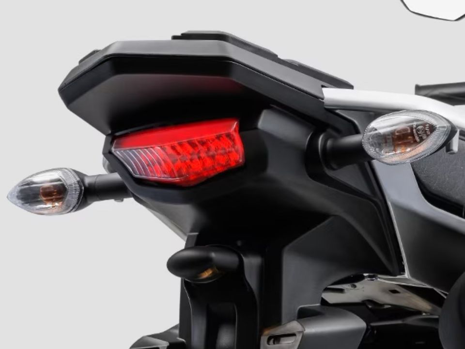 Yamaha Crosser 150 2024 - traseira