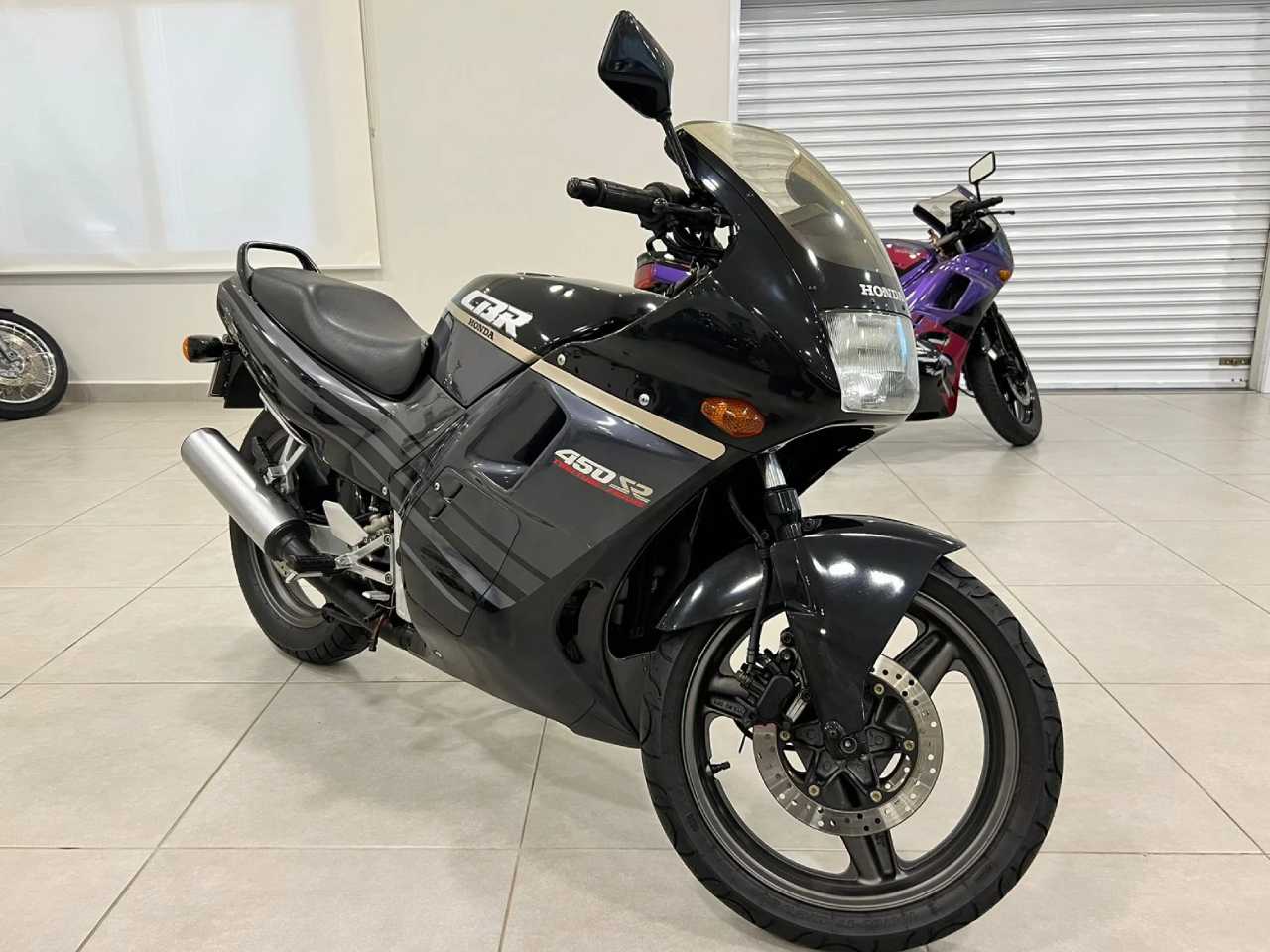 Honda CBR 450 SR 1990 - 3/4 frente