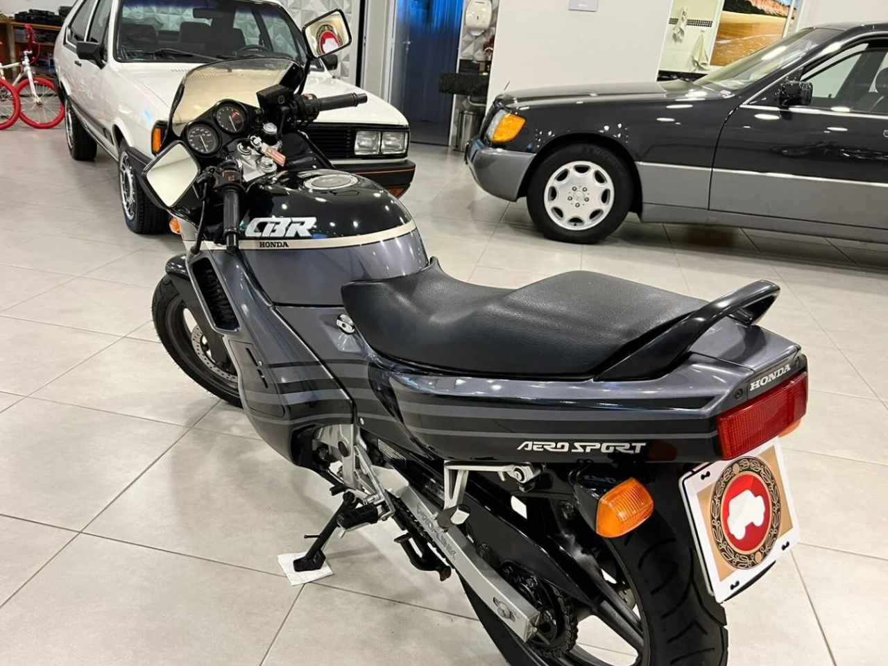 Honda CBR 450 SR 1990 - 3/4 traseira