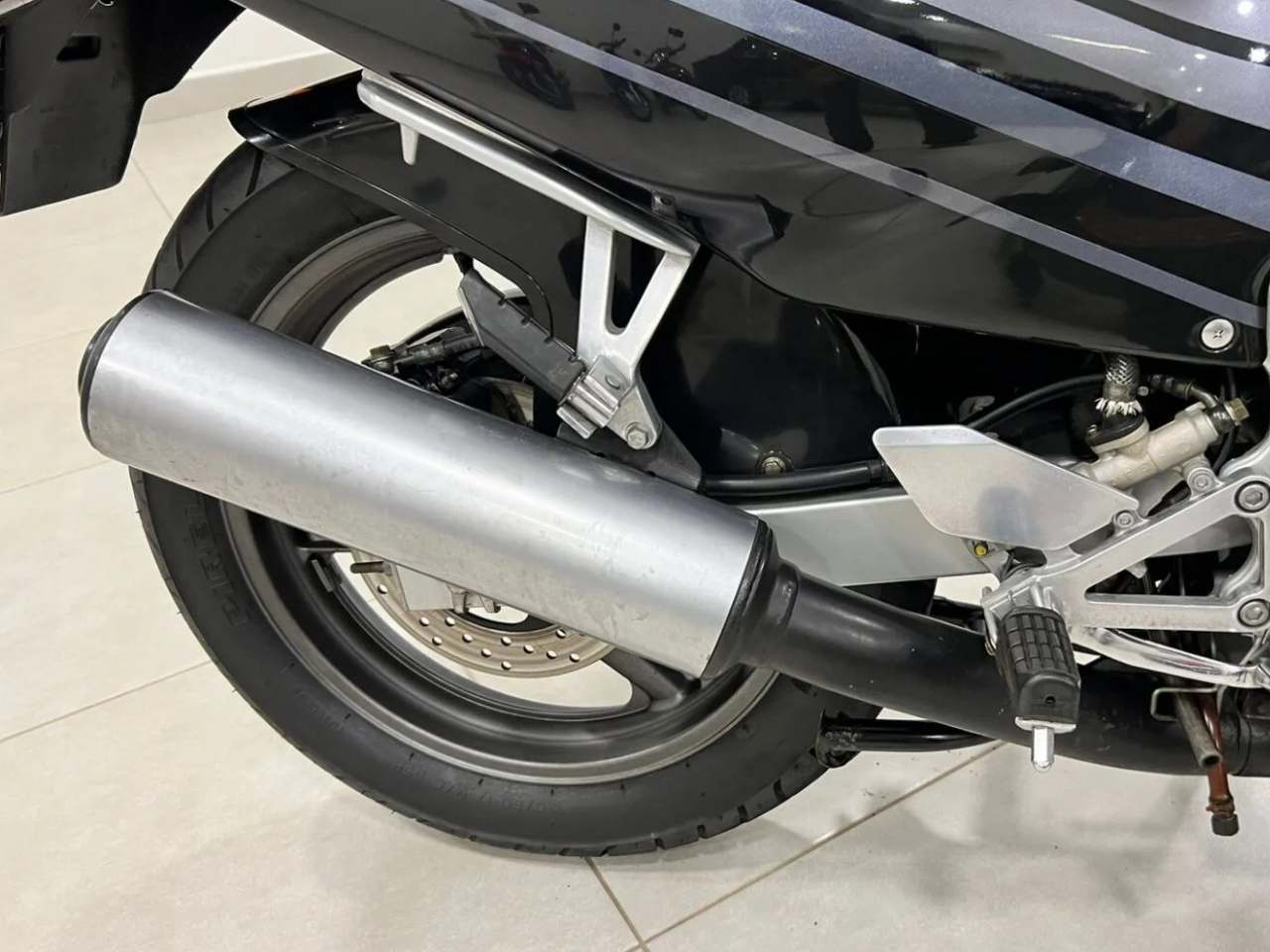 Honda CBR 450 SR 1990 - escapamentos