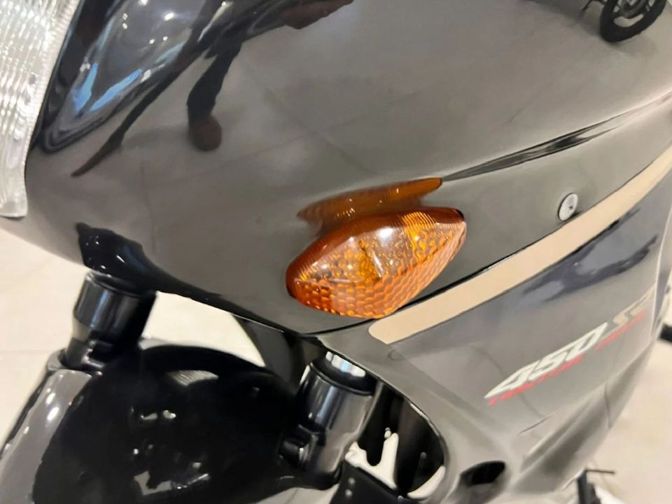 Honda CBR 450 SR 1990 - lateral