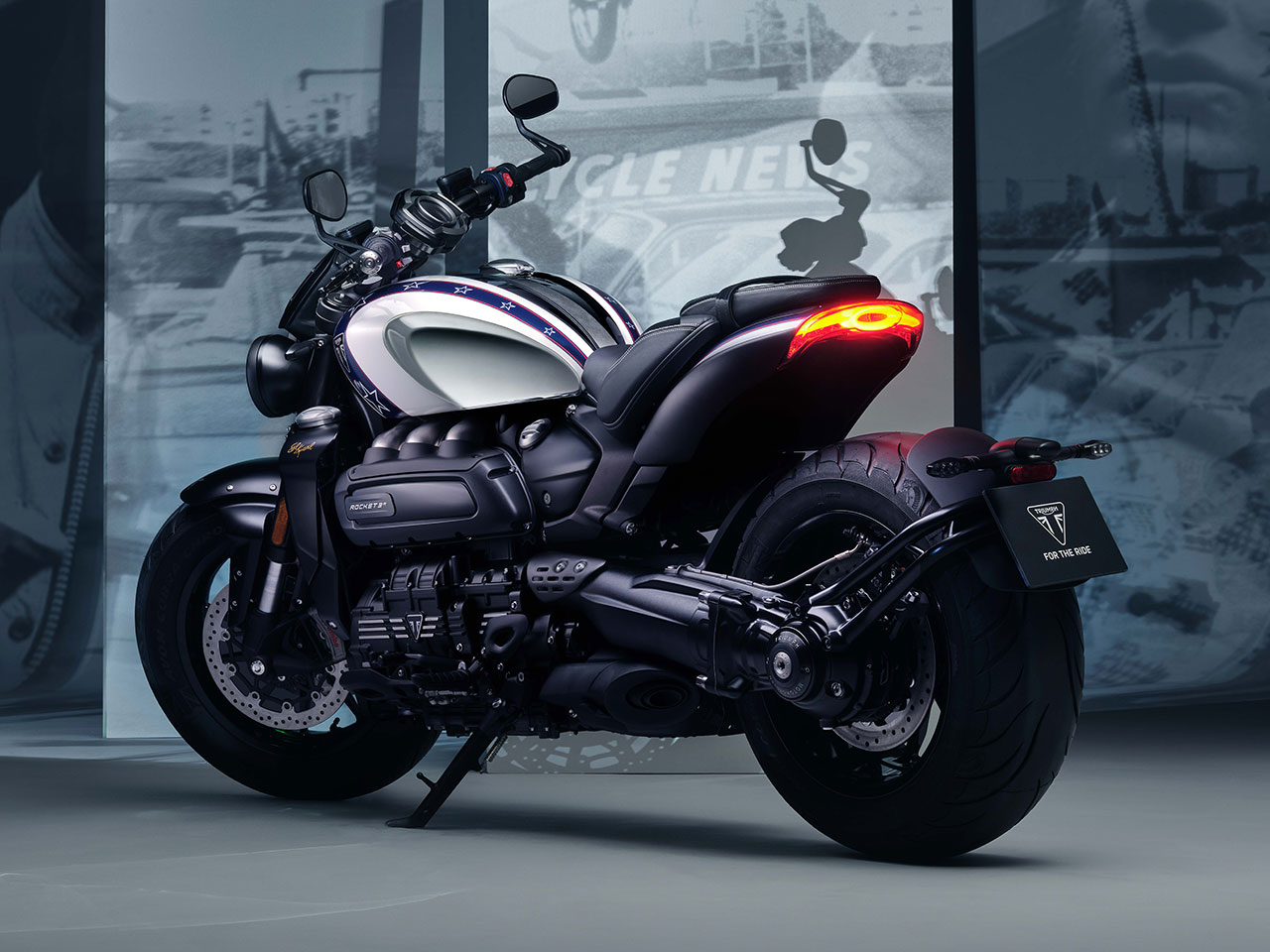 Triumph Rocket 2025 - 3/4 frente