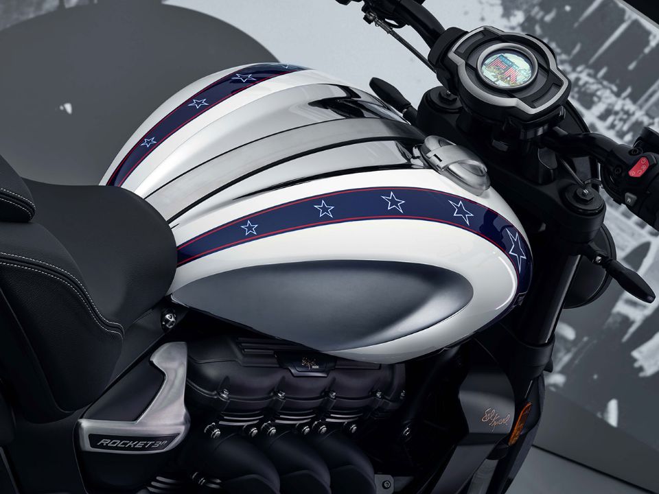 Triumph Rocket 2025 - 3/4 frente