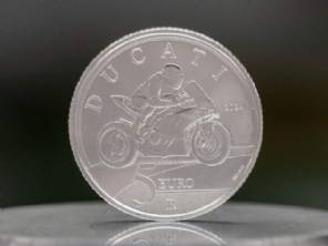 Marca de motos de luxo ganha suas prprias moedas...