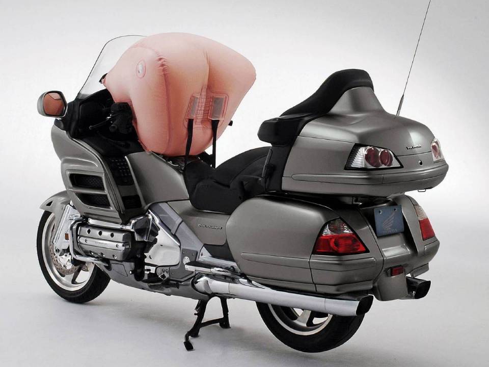 Honda Goldwing: a primeira moto a ter airbag