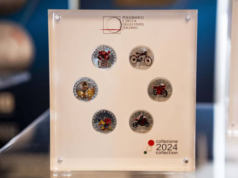 Casa da moeda italiana cunha edições especiais de 5 euros em homenagem a Ducati
