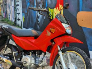 Moto mais barata da Honda em 2024 vai bem em uma metrpole? Anlise