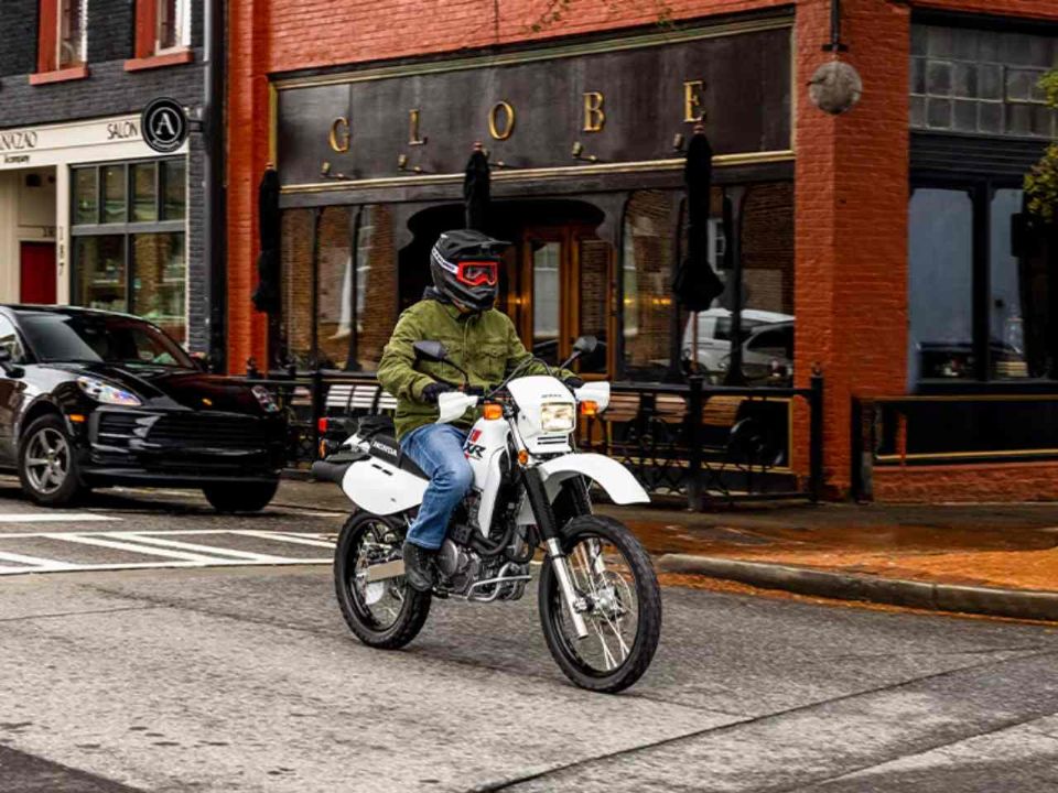 Honda XR650L 2024 - 3/4 frente