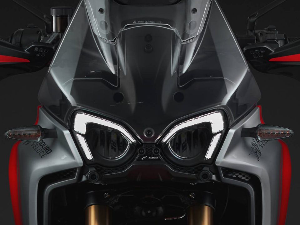 MV Agusta Enduro Veloce 2024