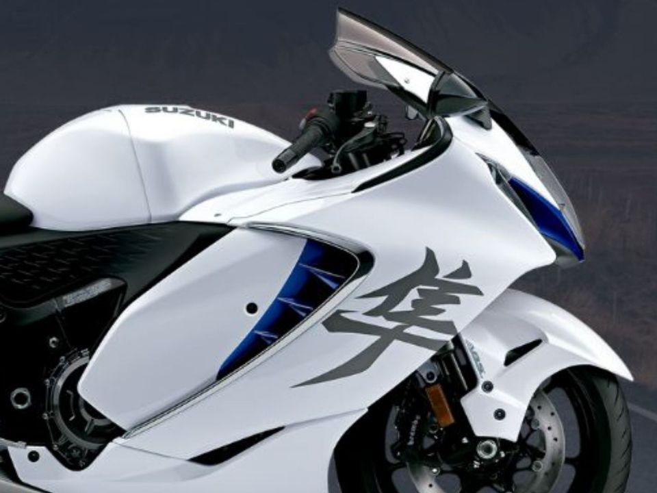 SuzukiHayabusa 2025 - lateral