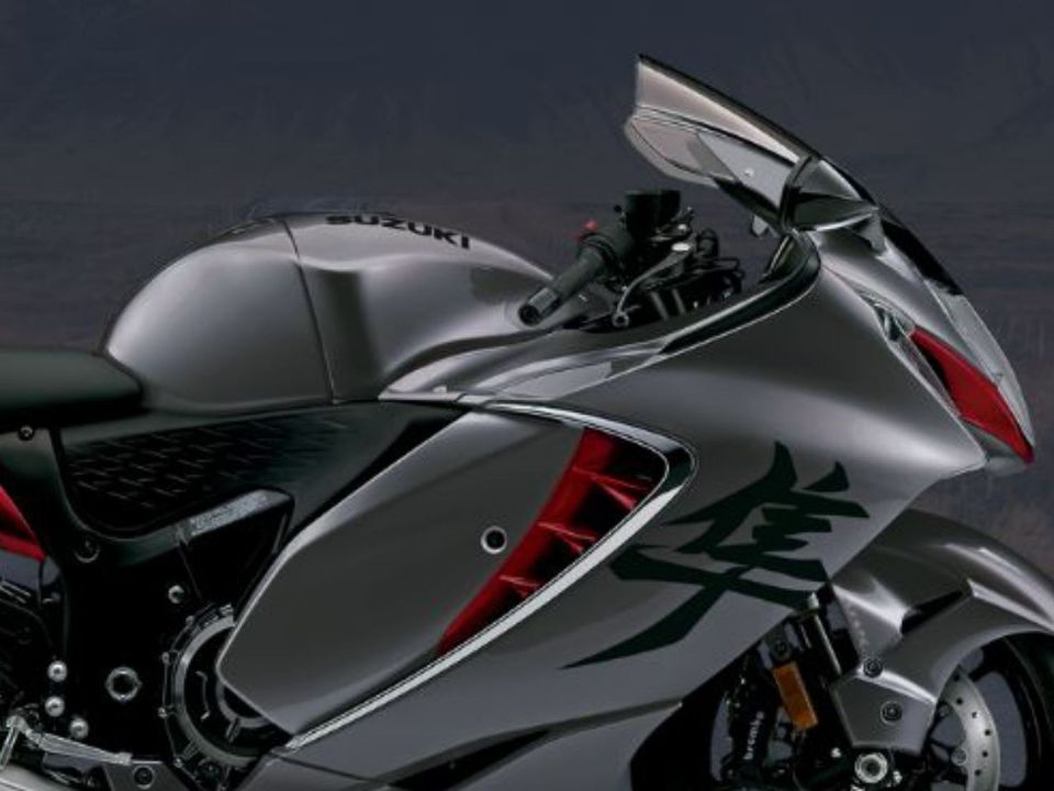 SuzukiHayabusa 2025 - lateral