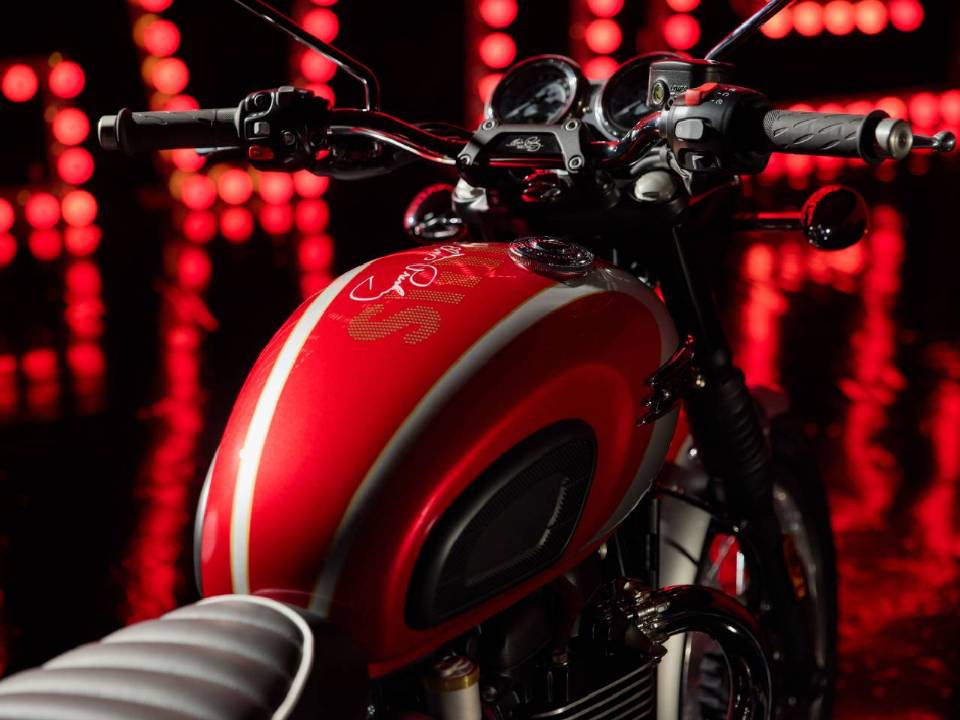 Triumph Bonneville T120 Elvis Presley
