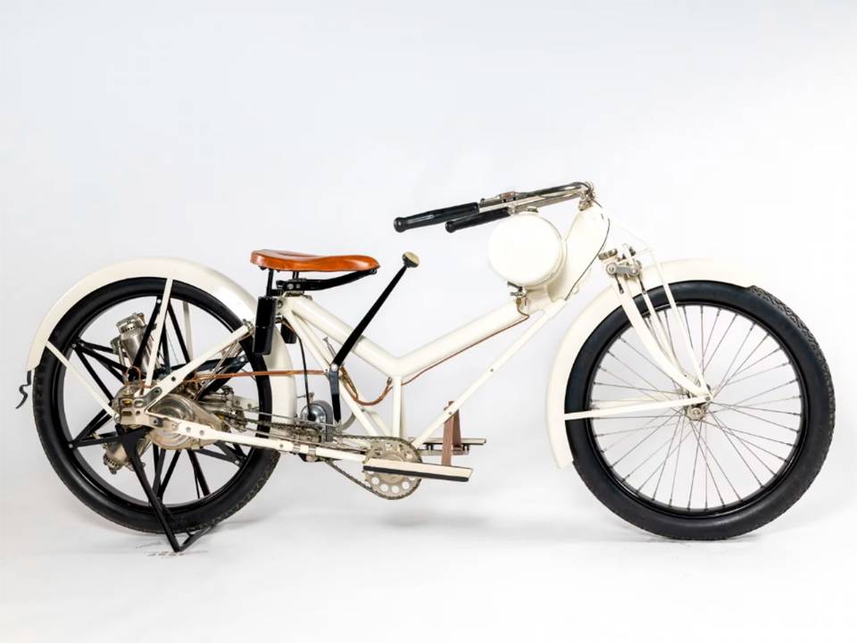 Williams Clady, moto de 110 anos que vai ser leiloada nos EUA Williams Clady, moto de 110 anos que vai ser leiloada nos EUA