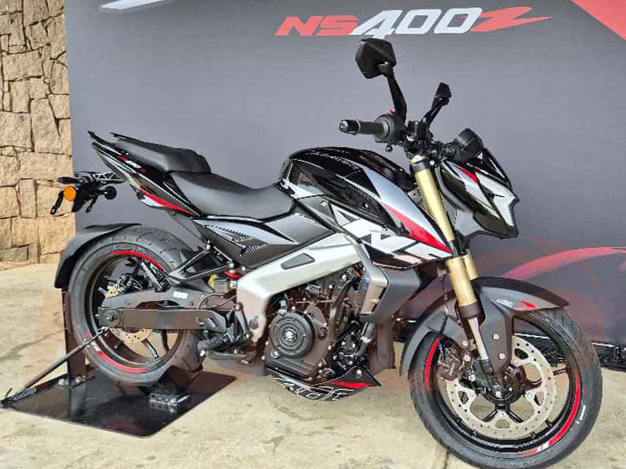 Bajaj�Dominar NS400Z 2026 - lateral
