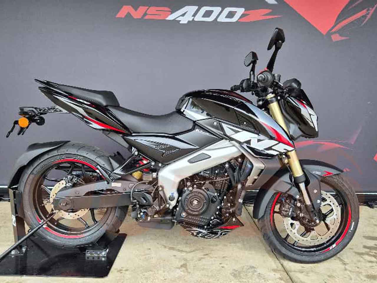 Bajaj�Dominar NS400Z 2026 - lateral