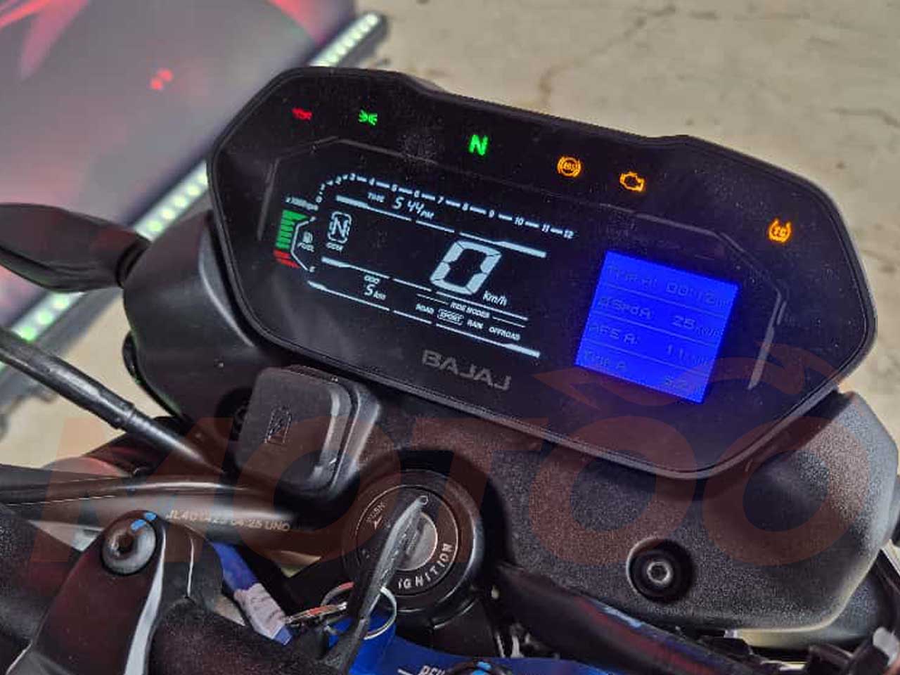 Bajaj�Dominar NS400Z 2026 - painel