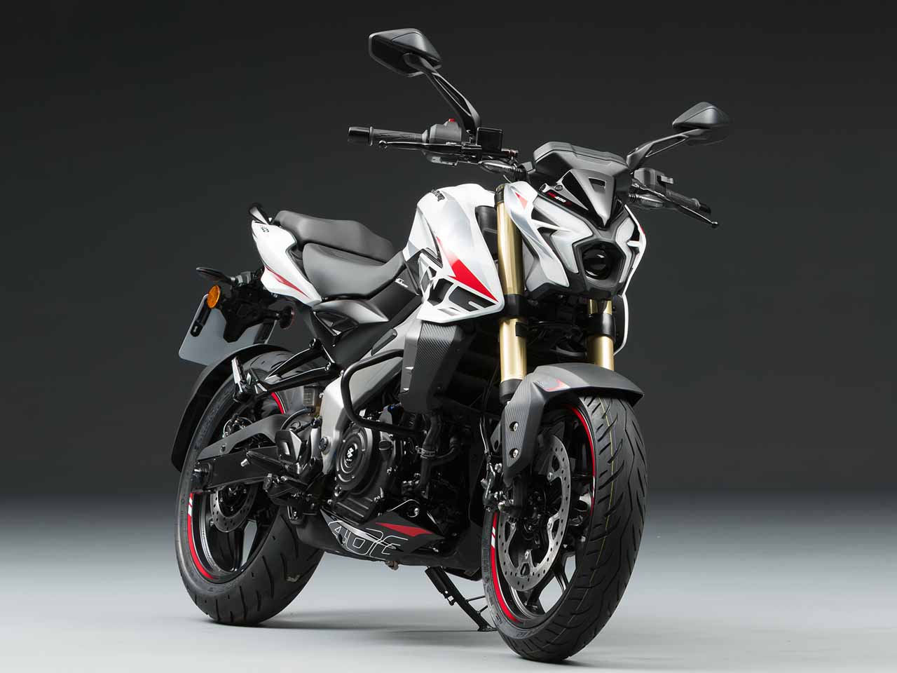 Bajaj�Dominar NS400Z 2026 - 3/4 frente
