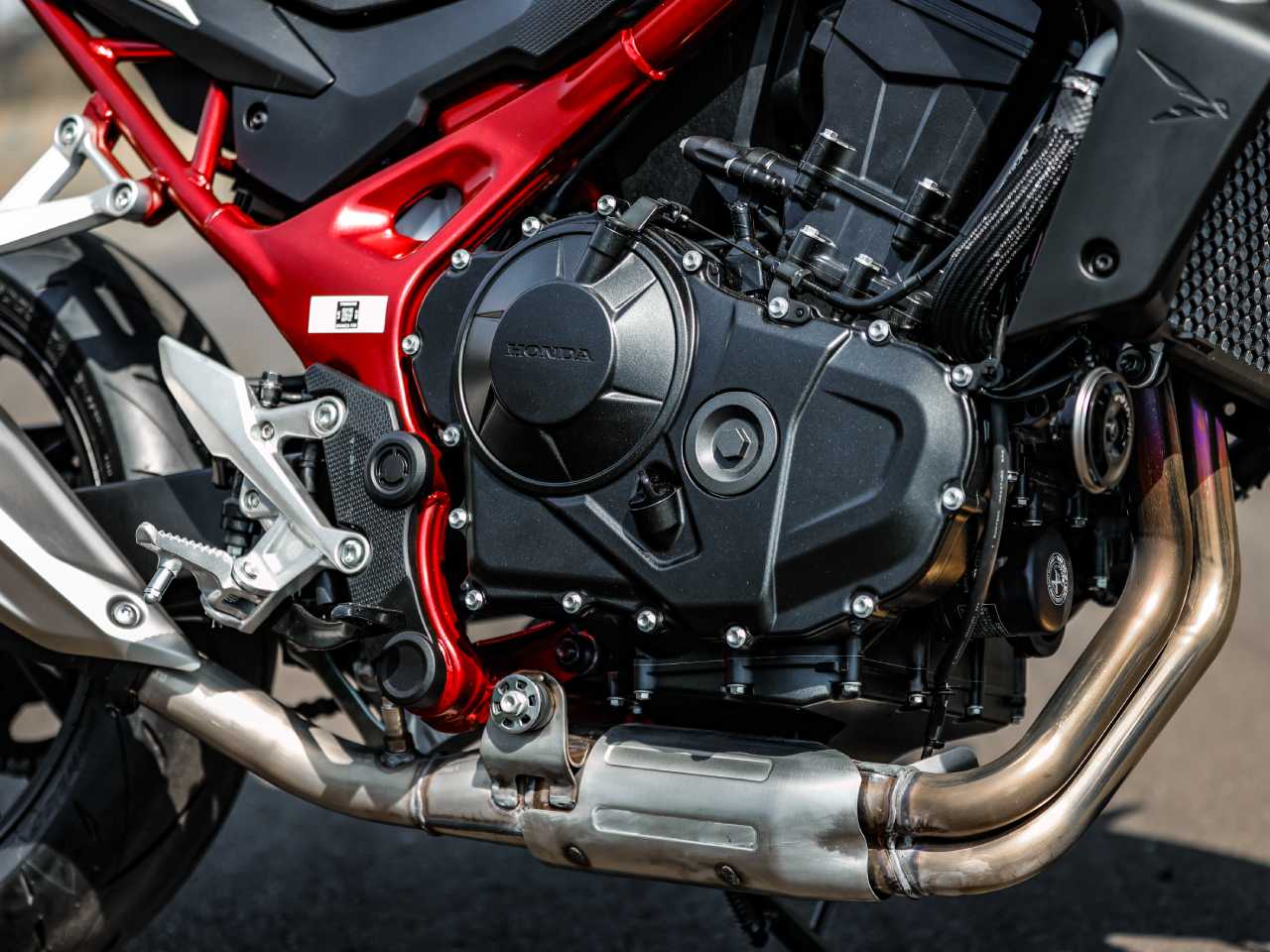 Honda�Hornet 750 2026 - acelerador