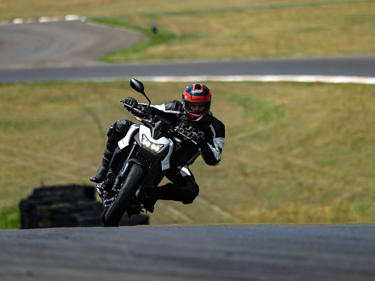 Honda�Hornet 750 2026 - frente