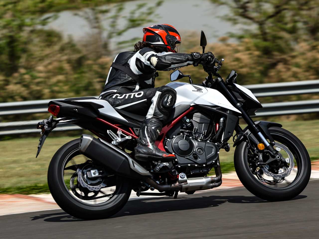 Honda�Hornet 750 2026 - lateral