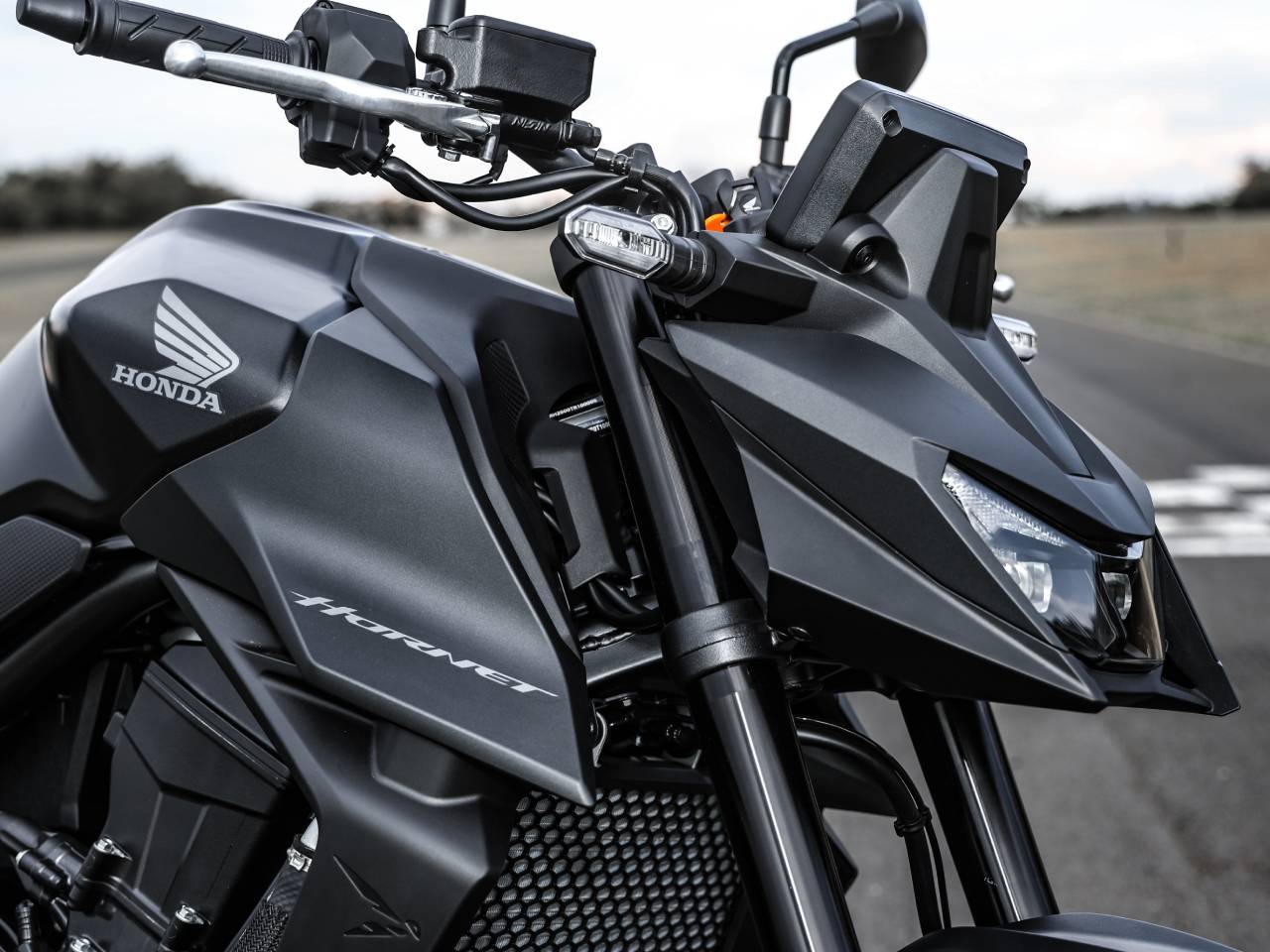 Honda�Hornet 750 2026 - 3/4 frente