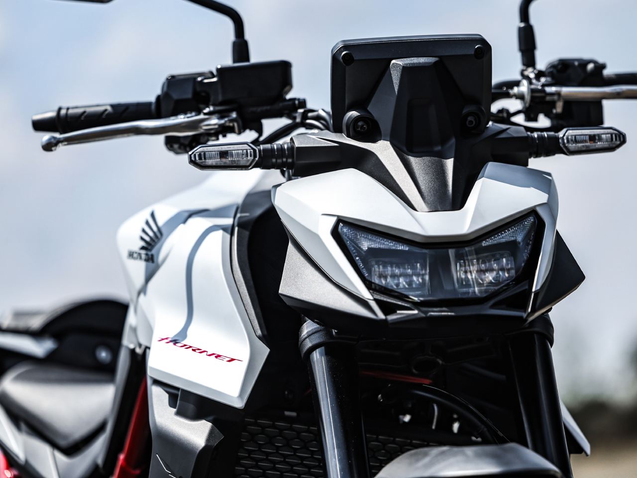 Honda�Hornet 750 2026 - 3/4 frente