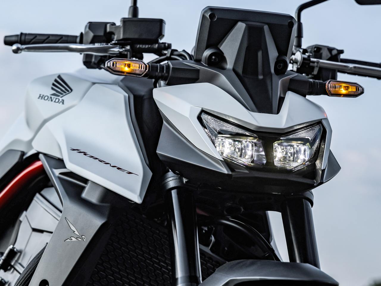 Honda�Hornet 750 2026 - 3/4 frente