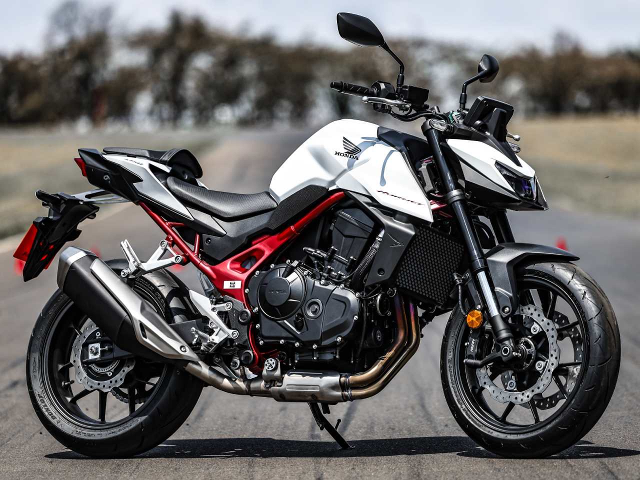 Honda�Hornet 750 2026 - 3/4 frente