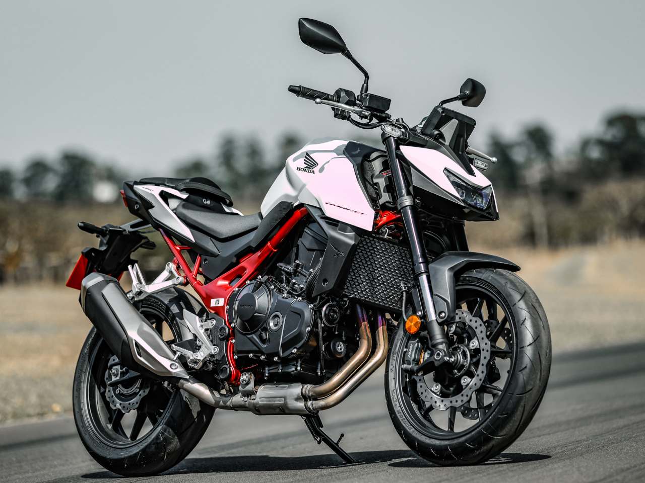 Honda�Hornet 750 2026 - 3/4 frente