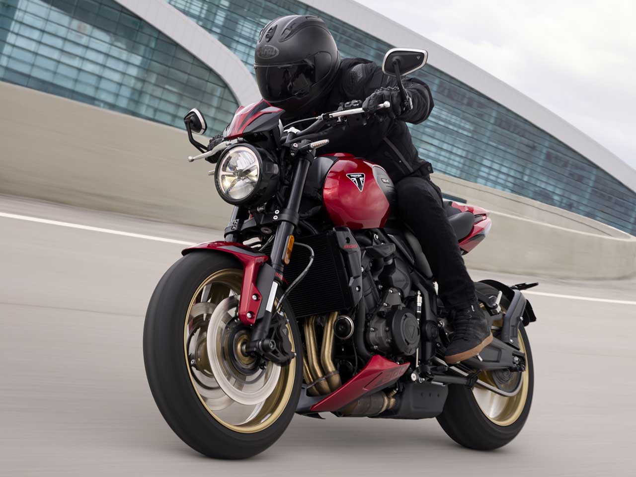 ✨26ss新品✨TRANOI トラノイ ボンディングジップアップフーディブラック Galeria de fotos: Triumph revela a nova Trident 800 2026 com o