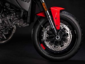 Monster 890