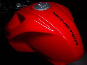 Monster 890