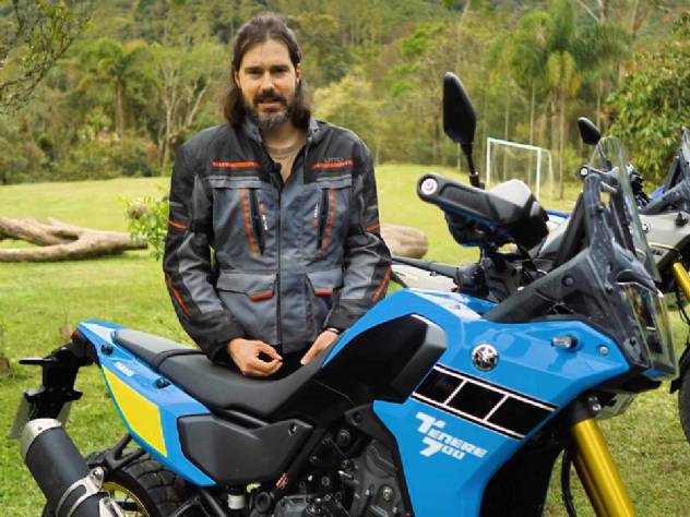 Yamaha T�n�r� 700 2026: a lenda vale a pena? Impress�es em v�deo
