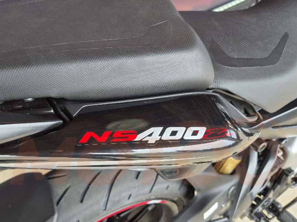 Bajaj�Dominar NS400Z 2026 - escapamentos
