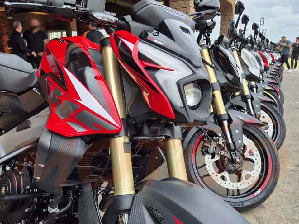 Bajaj�Dominar NS400Z 2026 - escapamentos
