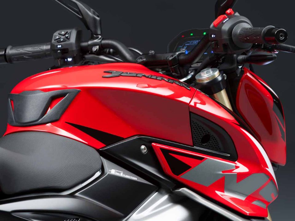 Bajaj�Dominar NS400Z 2026 - escapamentos