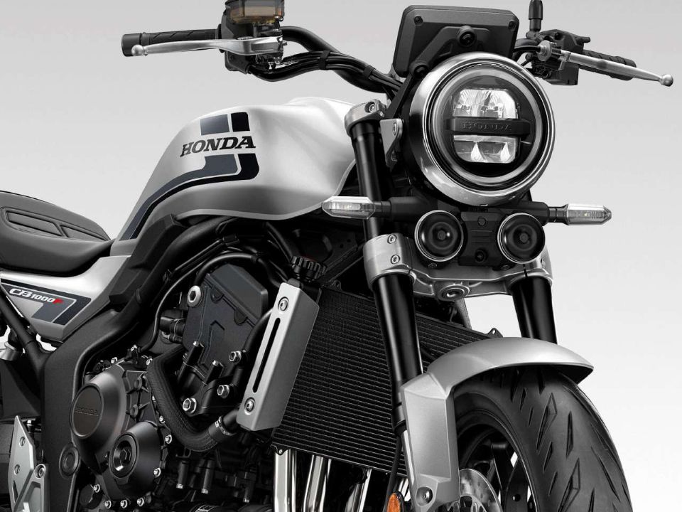 Honda�CB1000F 2026 - 3/4 frente