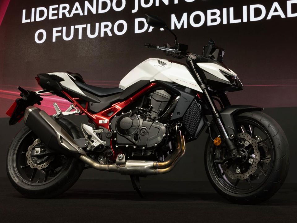 Honda�Hornet 750 2026 - 3/4 frente