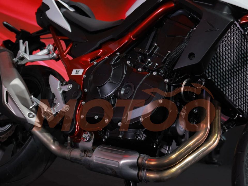 Honda�Hornet 750 2026 - acelerador