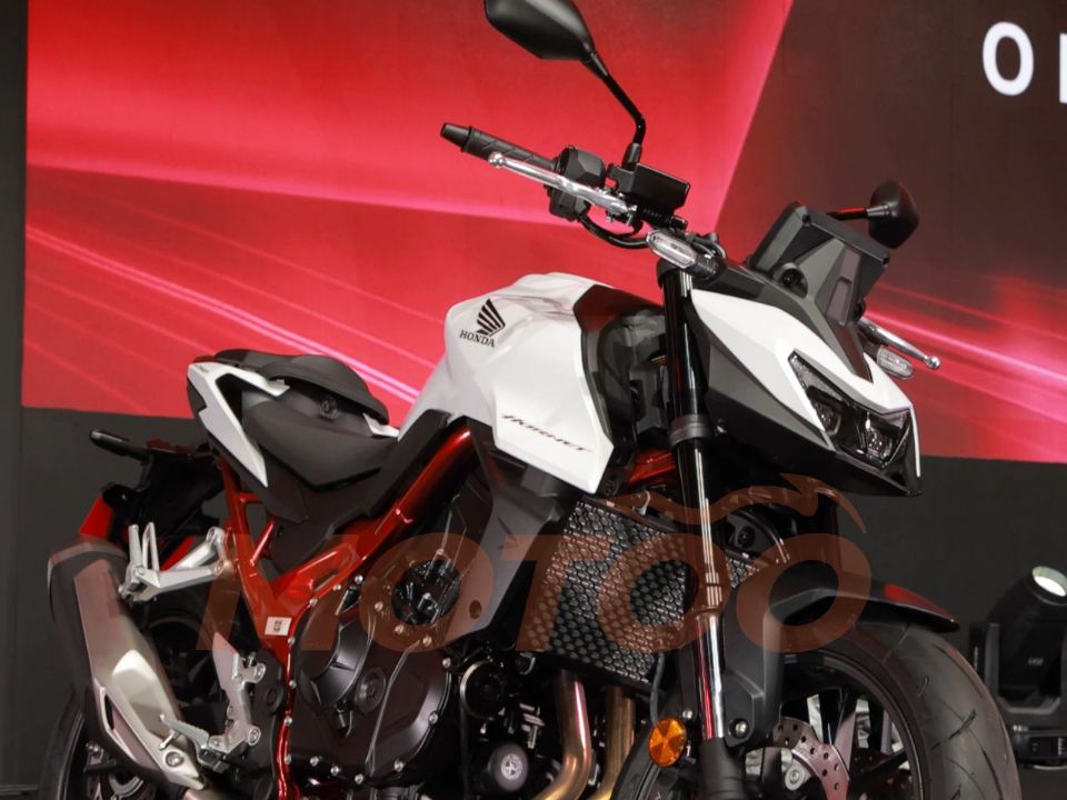 Honda�Hornet 750 2026 - 3/4 frente