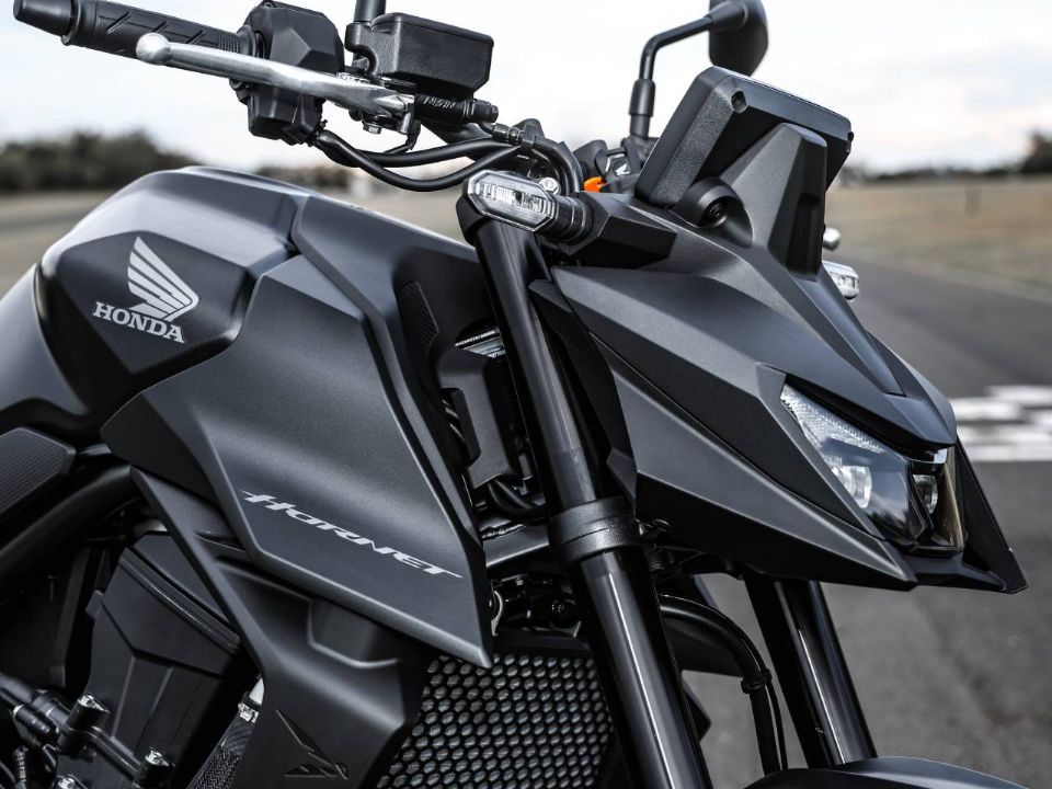 Honda�Hornet 750 2026 - 3/4 frente