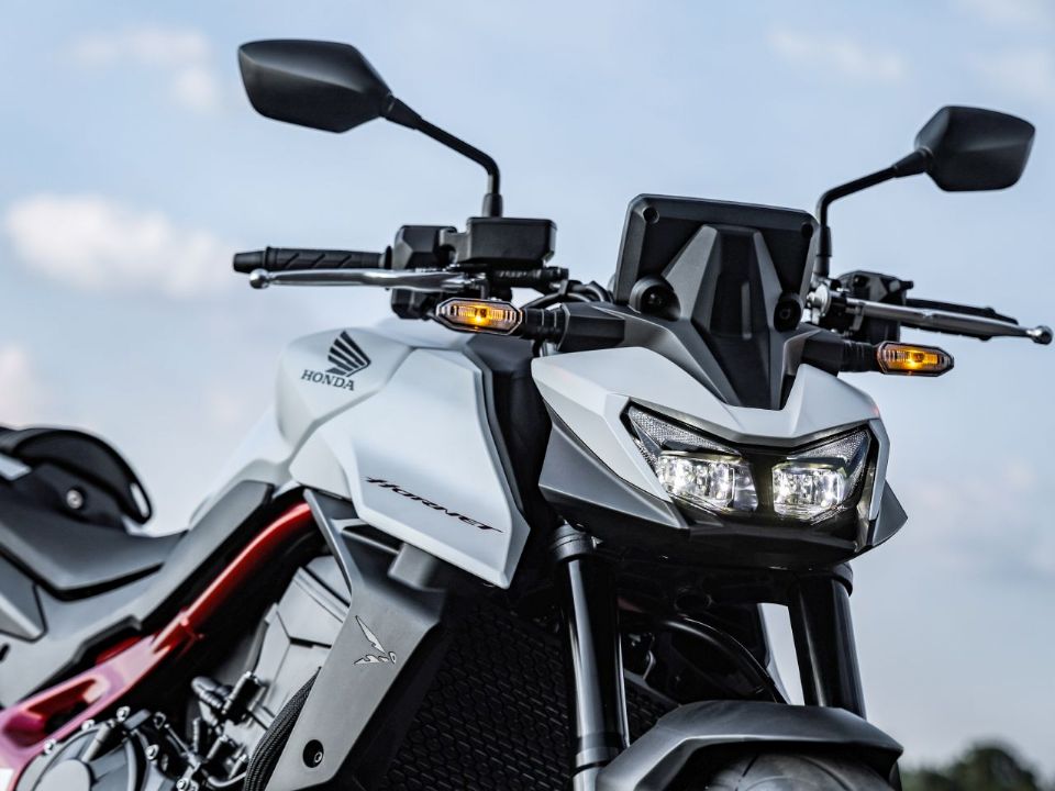 Honda�Hornet 750 2026 - 3/4 frente