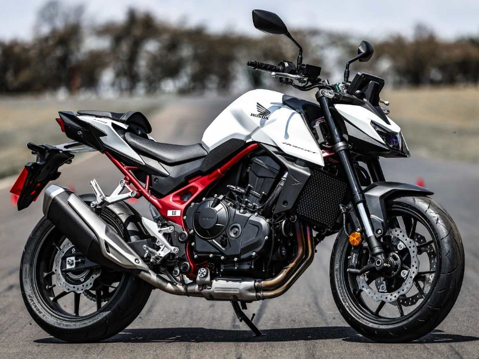 Honda�Hornet 750 2026 - 3/4 frente