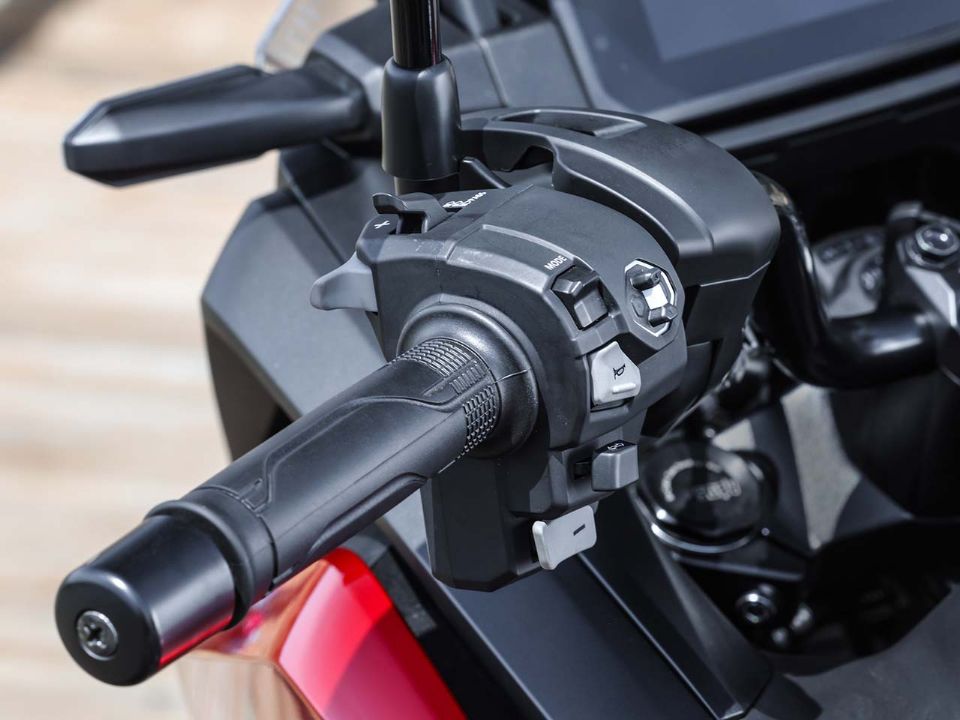 Honda�NC 750X 2026 - escapamentos