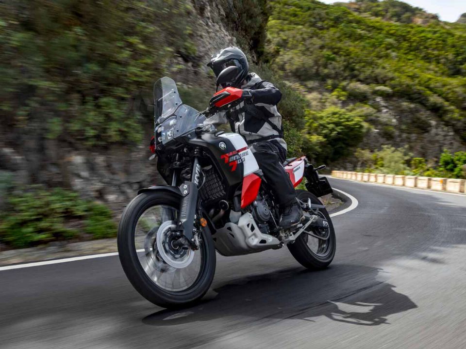 Yamaha�T�n�r� 700 World Raid 2026 - 3/4 frente