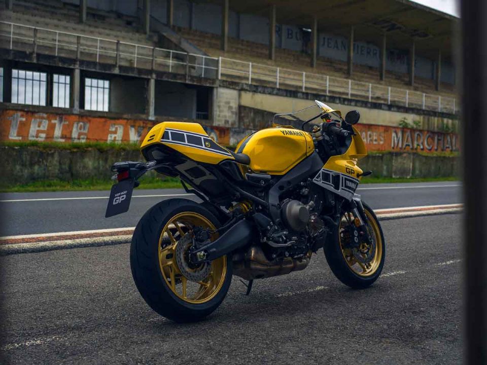 Yamaha�XSR900 2026 - 3/4 traseira