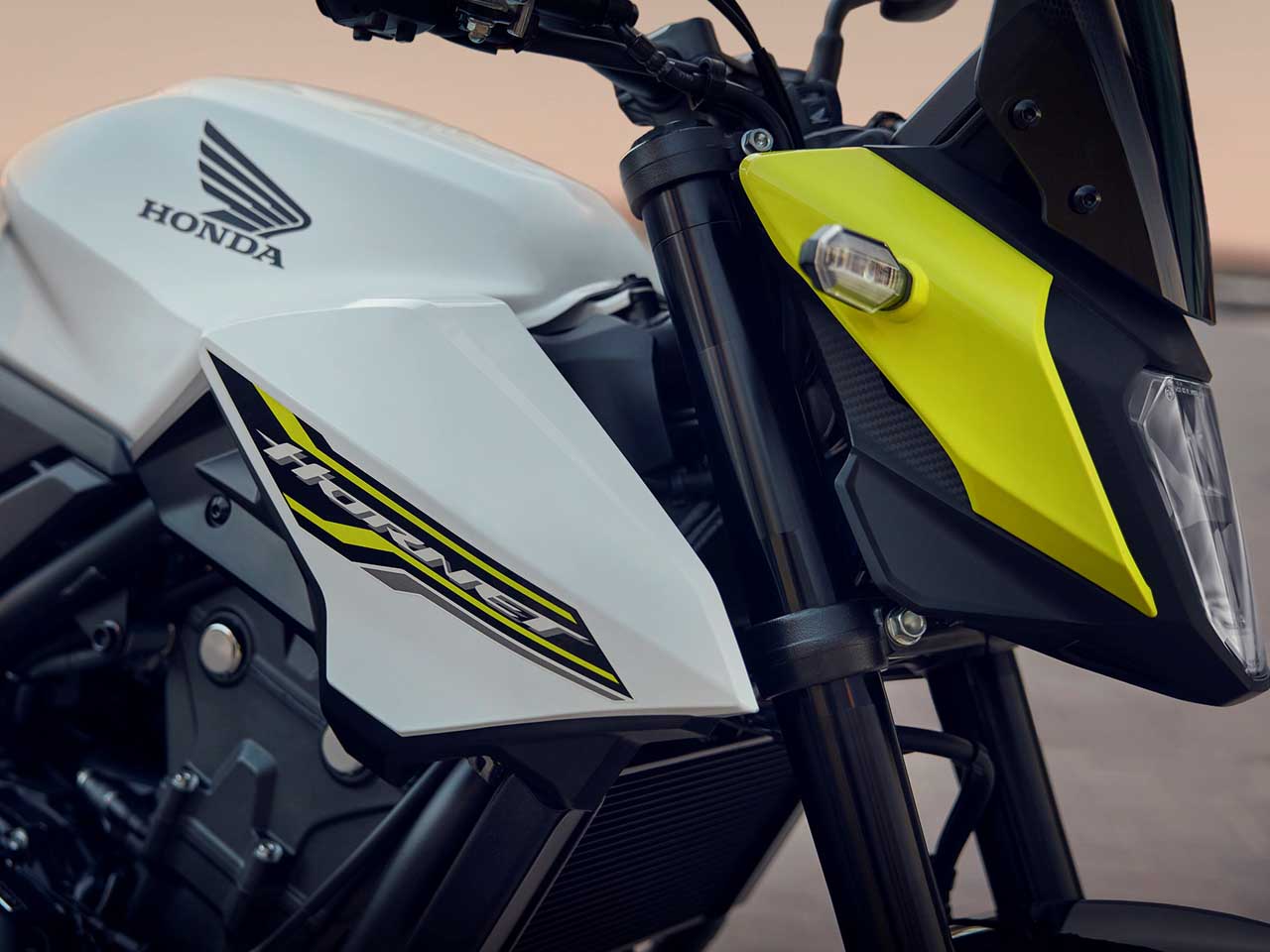 Honda�CB500 Hornet 2026 - lateral