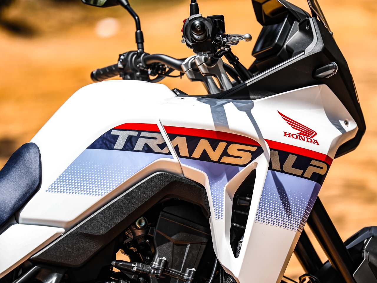 Honda�XL750V Transalp 2026 - escapamentos